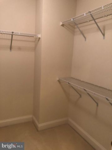 20090 VALHALLA SQ, Ashburn, VA 20147