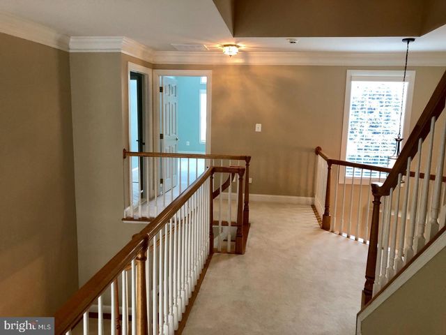 20090 VALHALLA SQ, Ashburn, VA 20147