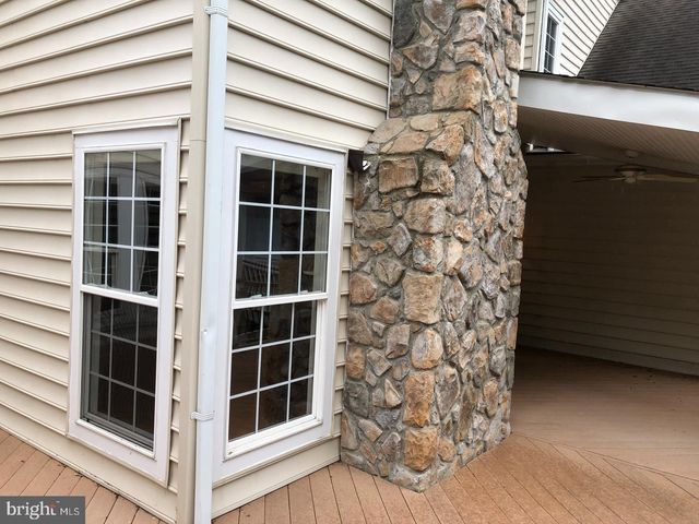 20090 VALHALLA SQ, Ashburn, VA 20147