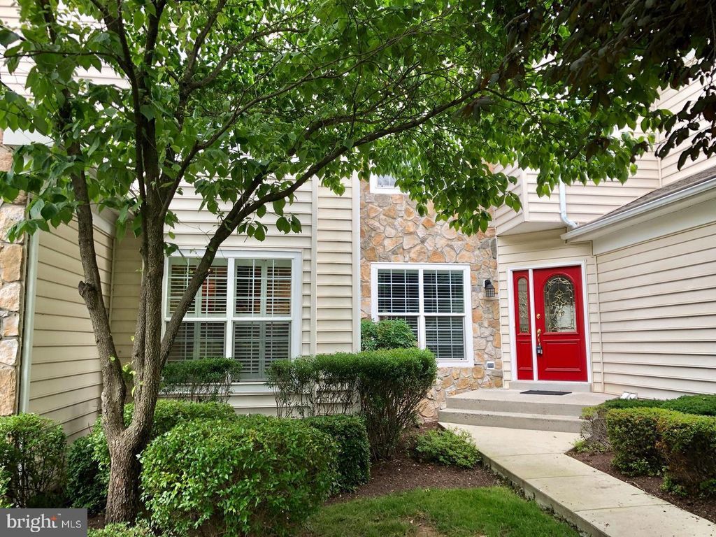 20090 VALHALLA SQ, Ashburn, VA 20147