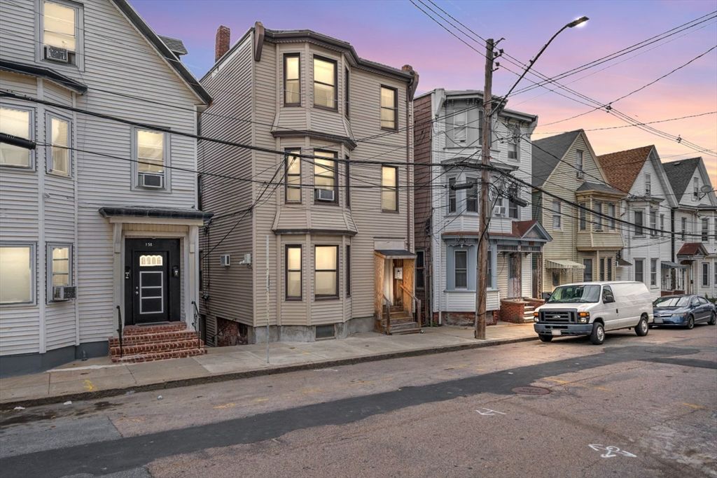 140 Falcon St, Boston, MA 02128