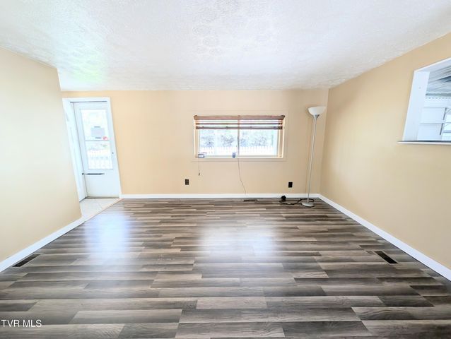 11510 Dogwood Lane, Pound, VA 24279