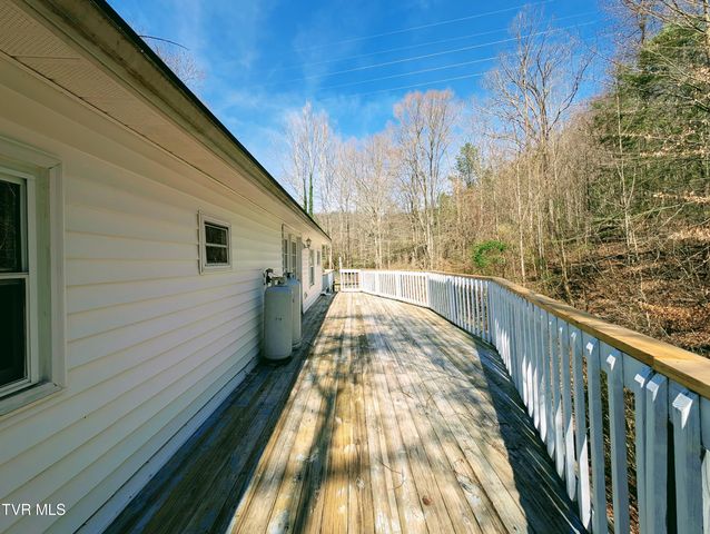 11510 Dogwood Lane, Pound, VA 24279