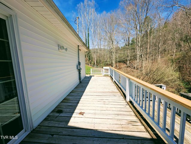 11510 Dogwood Lane, Pound, VA 24279