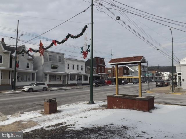 0, 305, 307 S 2ND ST, Saint Clair, PA 17970