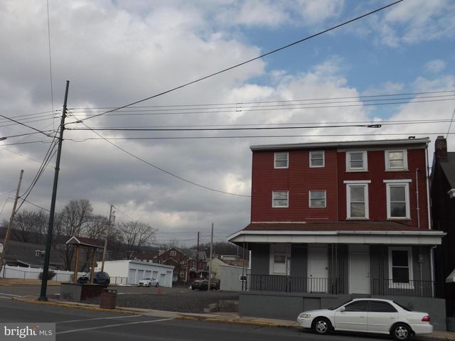 0, 305, 307 S 2ND ST, Saint Clair, PA 17970