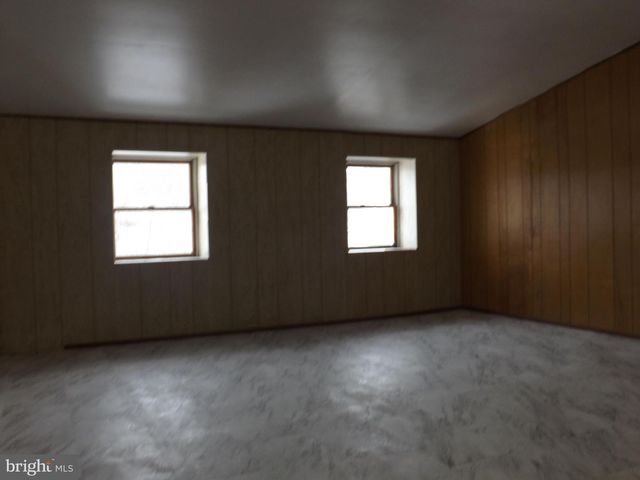 0, 305, 307 S 2ND ST, Saint Clair, PA 17970