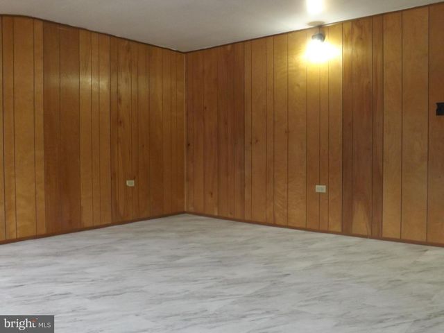 0, 305, 307 S 2ND ST, Saint Clair, PA 17970