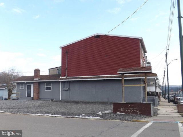 0, 305, 307 S 2ND ST, Saint Clair, PA 17970