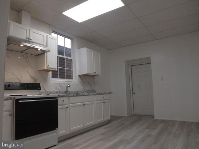 0, 305, 307 S 2ND ST, Saint Clair, PA 17970