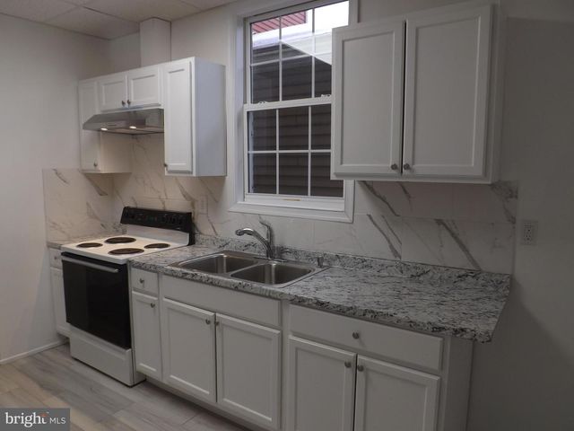 0, 305, 307 S 2ND ST, Saint Clair, PA 17970