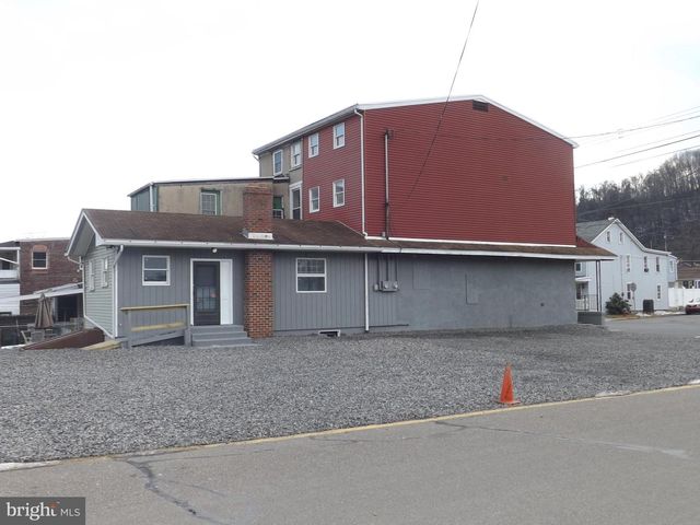 0, 305, 307 S 2ND ST, Saint Clair, PA 17970