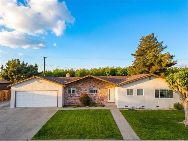 2213 Evelle Ln, Turlock, CA 95380