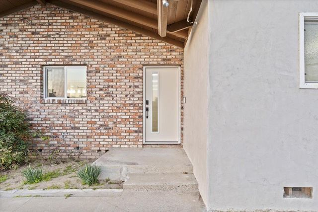 2213 Evelle Ln, Turlock, CA 95380