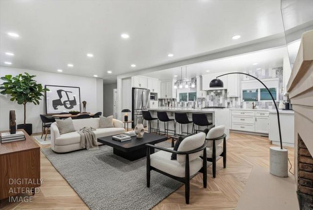 2213 Evelle Ln, Turlock, CA 95380