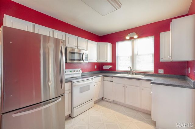 1201 Milton Road, Alton, IL 62002