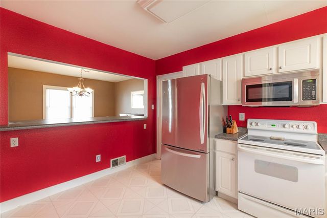 1201 Milton Road, Alton, IL 62002