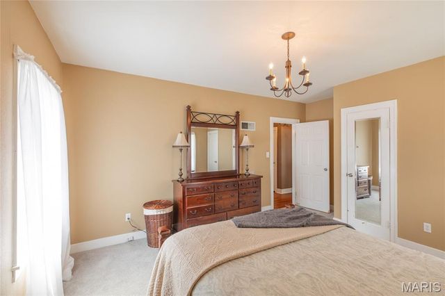 1201 Milton Road, Alton, IL 62002