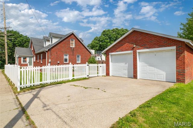 1201 Milton Road, Alton, IL 62002