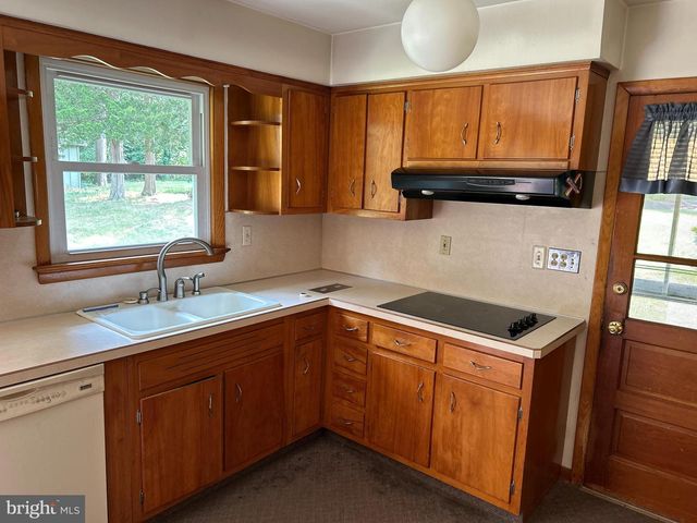 15 HOLLY TER, Bridgeton, NJ 08302