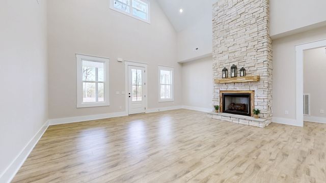 579 Lower Halls Mill Rd, Shelbyville, TN 37160