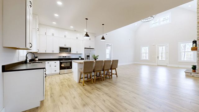 579 Lower Halls Mill Rd, Shelbyville, TN 37160