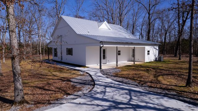 579 Lower Halls Mill Rd, Shelbyville, TN 37160