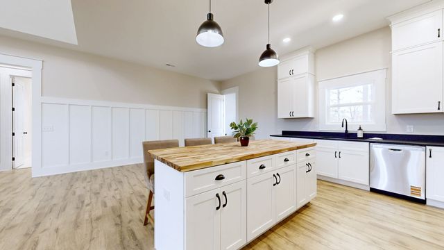 579 Lower Halls Mill Rd, Shelbyville, TN 37160