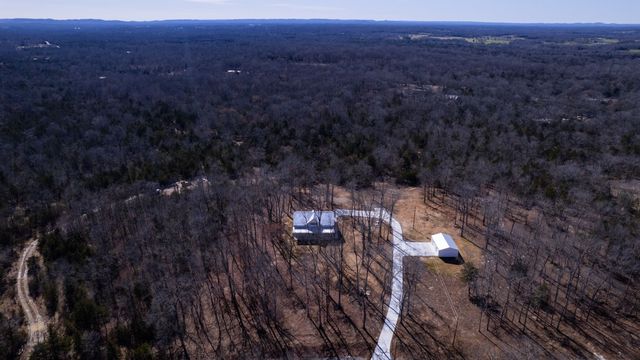 579 Lower Halls Mill Rd, Shelbyville, TN 37160