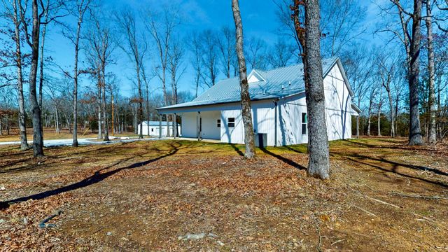 579 Lower Halls Mill Rd, Shelbyville, TN 37160