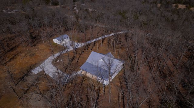 579 Lower Halls Mill Rd, Shelbyville, TN 37160