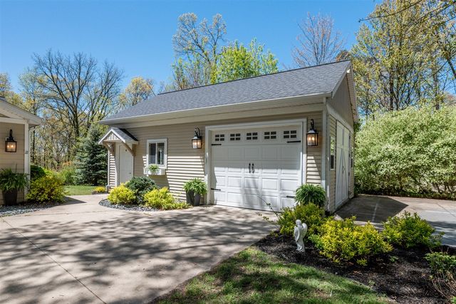 266 Pettis Avenue, Ada, MI 49301