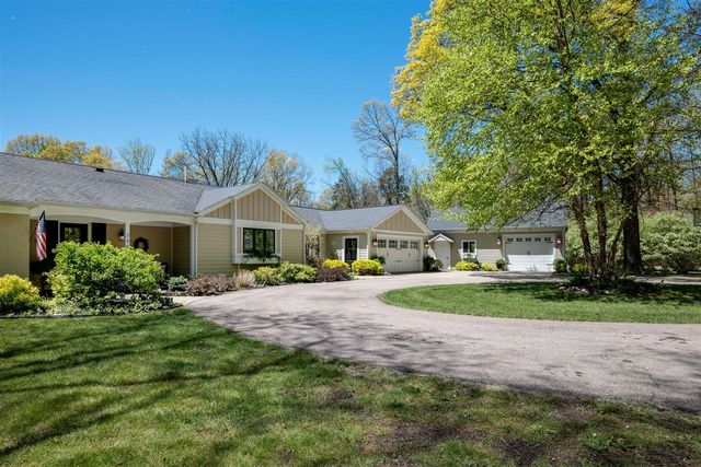 266 Pettis Avenue, Ada, MI 49301