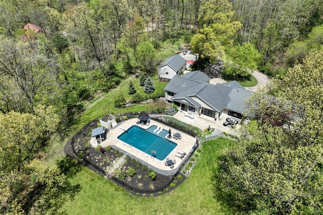 266 Pettis Avenue, Ada, MI 49301