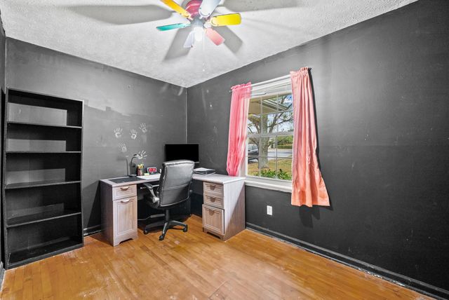 900 Pyle Ln, Hopkinsville, KY 42240