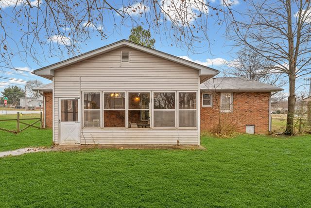 900 Pyle Ln, Hopkinsville, KY 42240