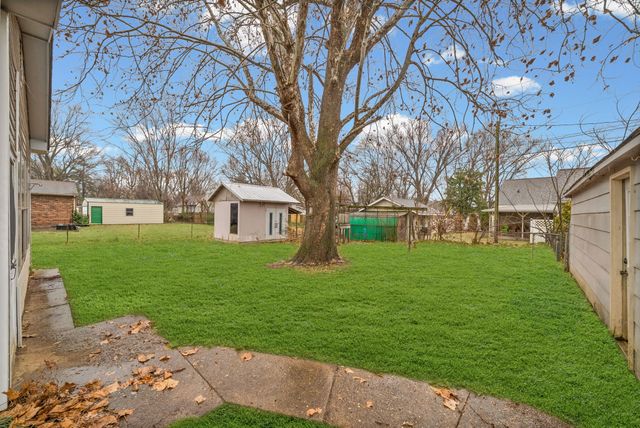 900 Pyle Ln, Hopkinsville, KY 42240