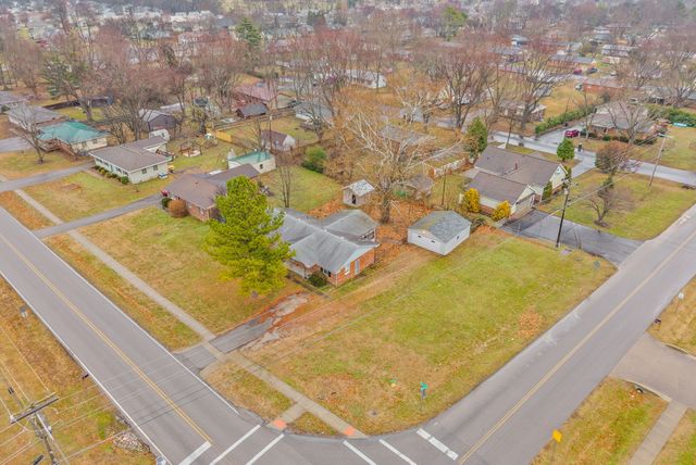 900 Pyle Ln, Hopkinsville, KY 42240