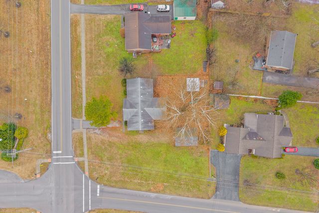 900 Pyle Ln, Hopkinsville, KY 42240