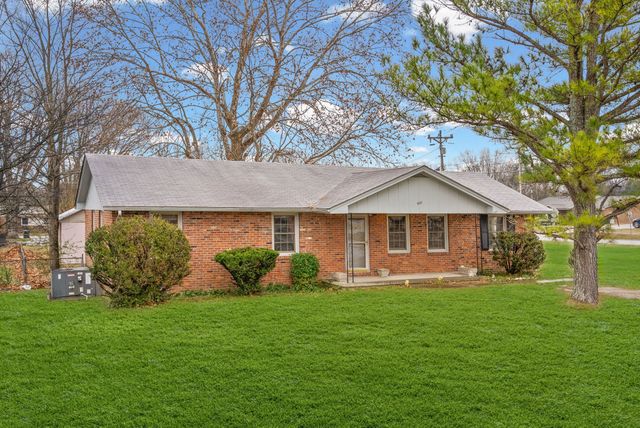 900 Pyle Ln, Hopkinsville, KY 42240