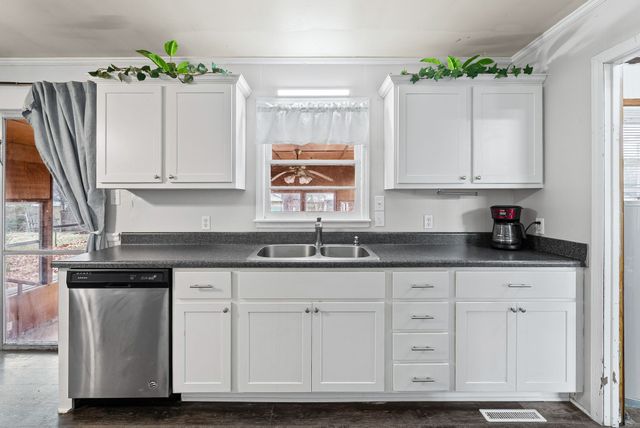 900 Pyle Ln, Hopkinsville, KY 42240