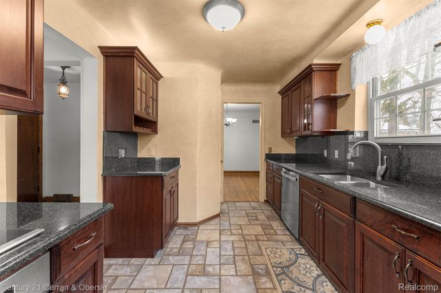 900 Meridan Street, Dearborn, MI 48124