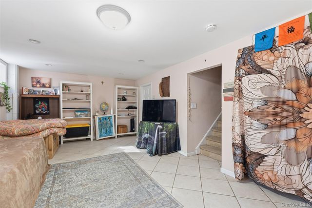 17 Birch Hill Road, Putnam Valley, NY 10579