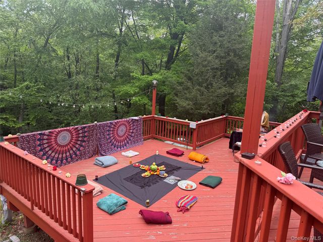 17 Birch Hill Road, Putnam Valley, NY 10579