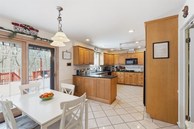 17 Birch Hill Road, Putnam Valley, NY 10579