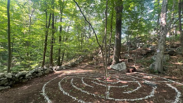 17 Birch Hill Road, Putnam Valley, NY 10579