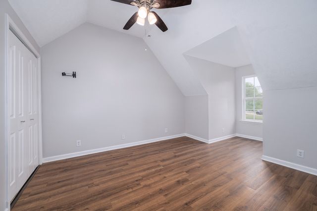 1209 Fall Pkwy, Murfreesboro, TN 37129