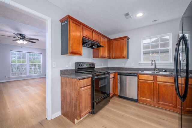 1209 Fall Pkwy, Murfreesboro, TN 37129