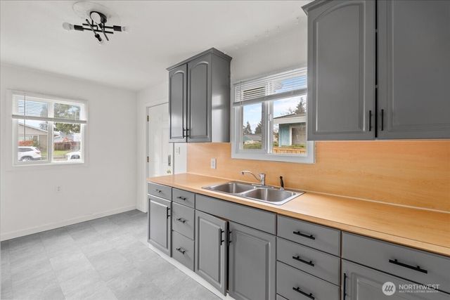 6031 S Oakes Street, Tacoma, WA 98409