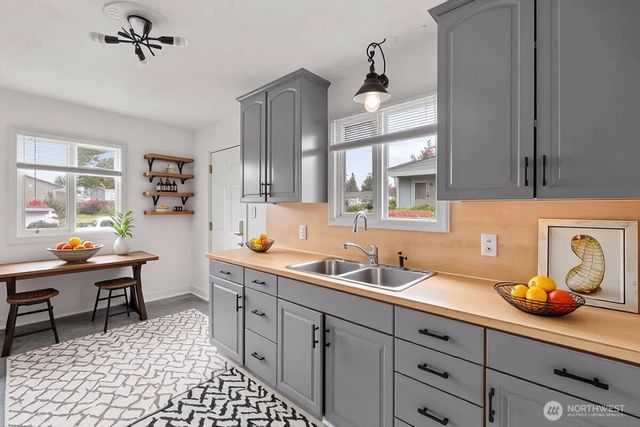 6031 S Oakes Street, Tacoma, WA 98409